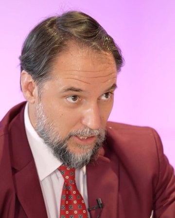 Julien Drolon, host of LEGACY